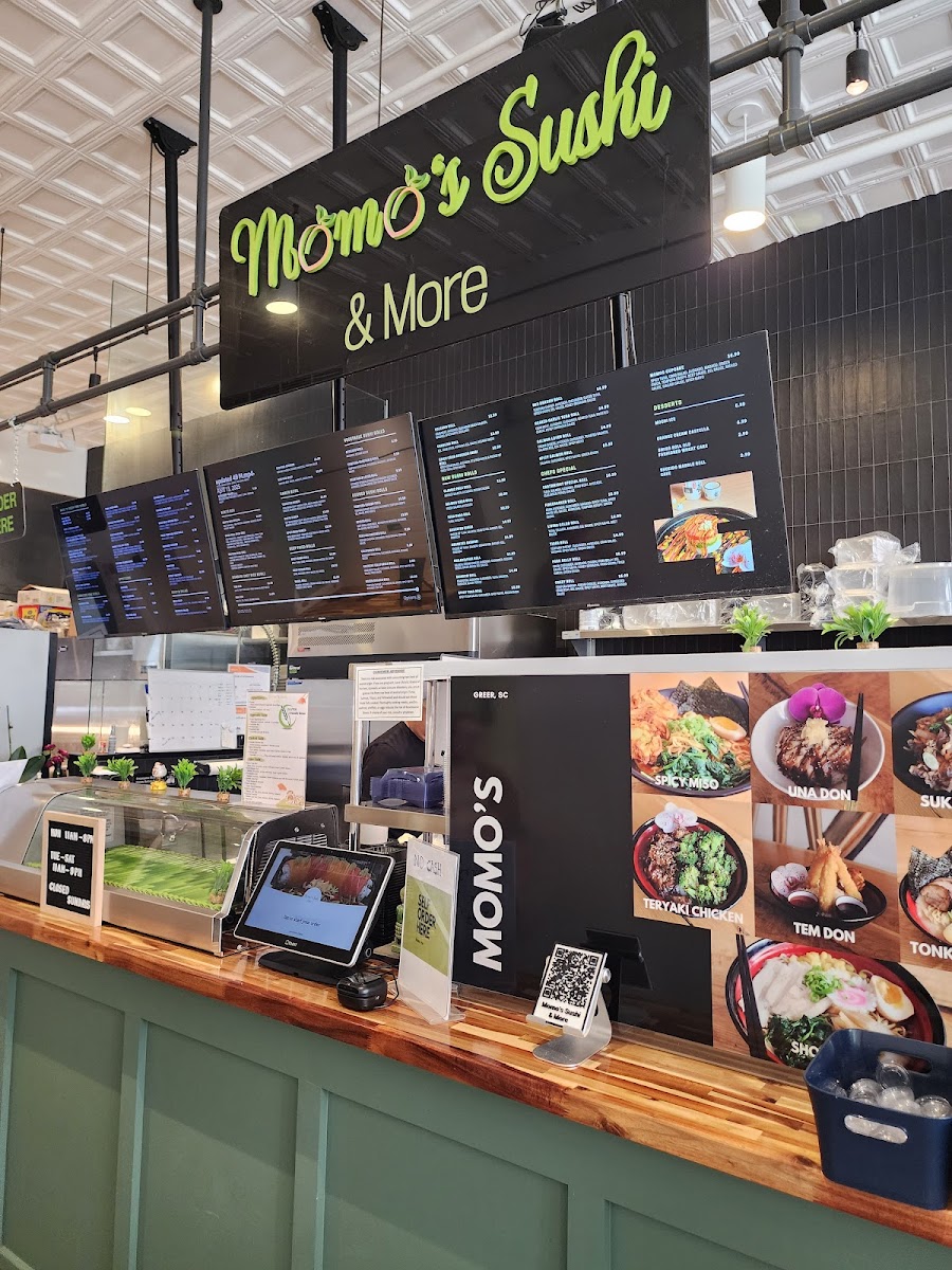 Momo's Sushi & More